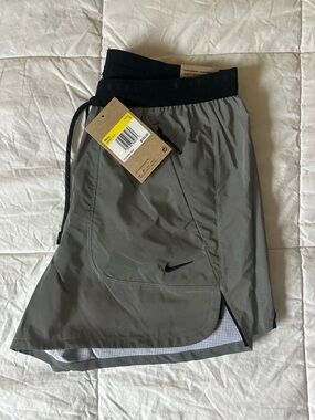 Nike Men’s 2 in 1 reflective shorts